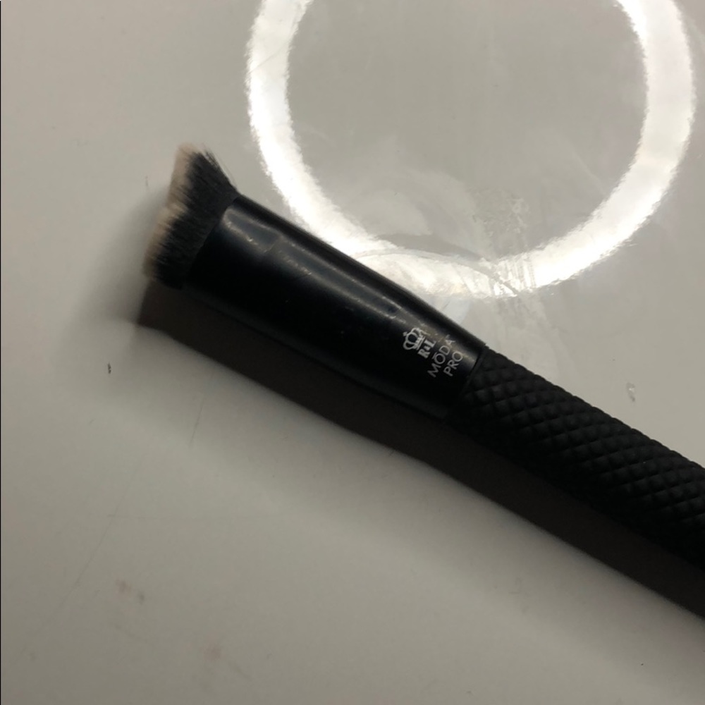 moda pro chisel brush